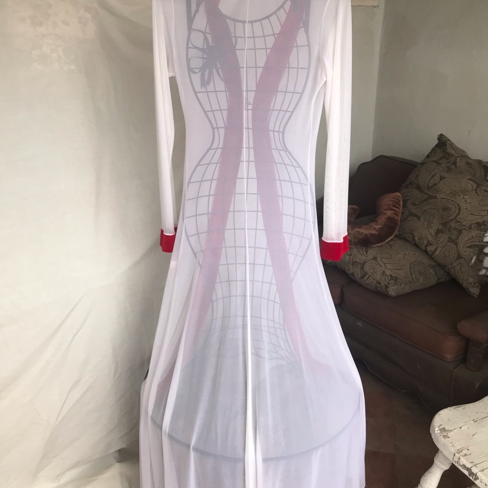 Robe - Picture 3 of 3